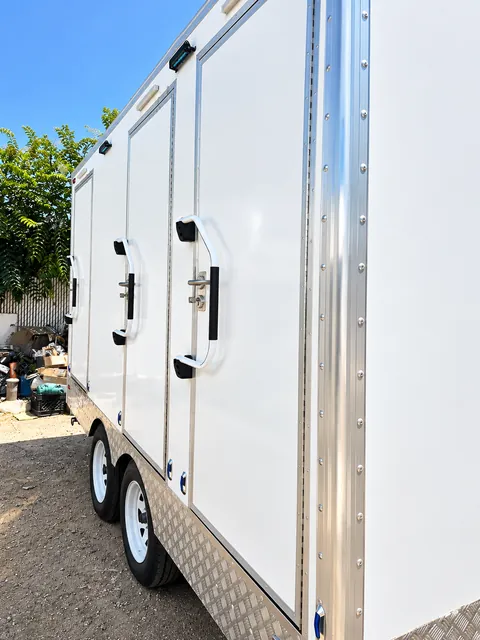 Combination shower-restroom trailer exterior