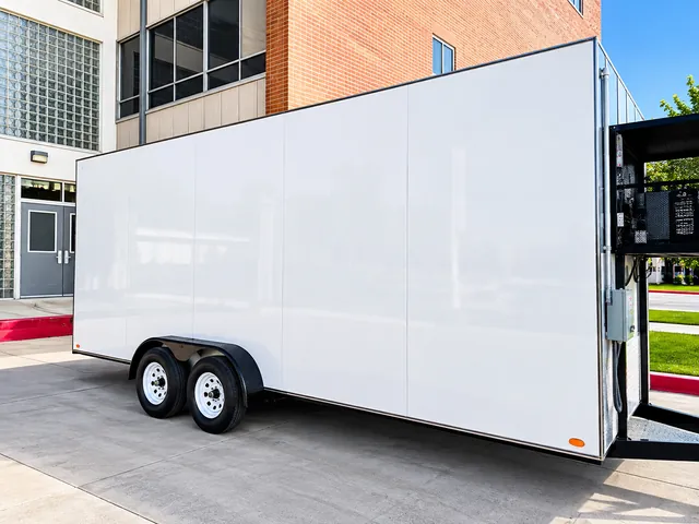 Refrigerated trailer side exterior