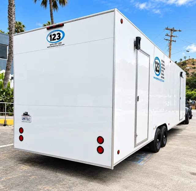 Dishwashing trailer rear and side exterior